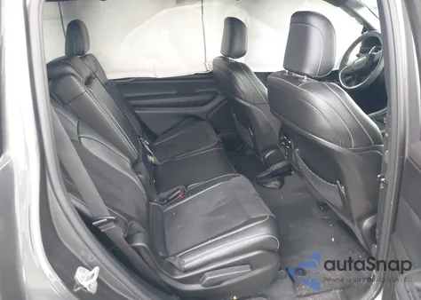 2024 Jeep Grand Cherokee L Altitude X 4X4 z USA, uszkodzony, nr VIN 1C4RJKAG8R8510073